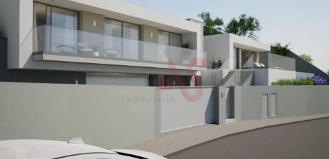 Moradia T3 Geminada no Arco da Calheta, Madeira