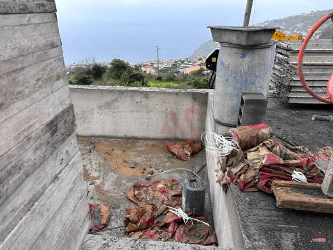 Moradia T3 Geminada no Arco da Calheta, Madeira