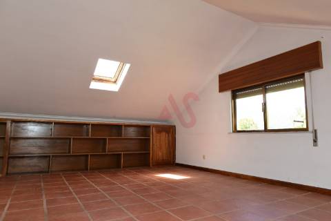 Moradia individual T6 em Gemieira, Ponte de Lima