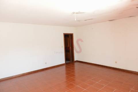 Moradia individual T6 em Gemieira, Ponte de Lima