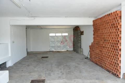 Moradia individual T6 em Gemieira, Ponte de Lima