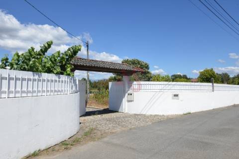 Moradia individual T6 em Gemieira, Ponte de Lima