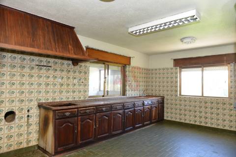 Moradia individual T6 em Gemieira, Ponte de Lima