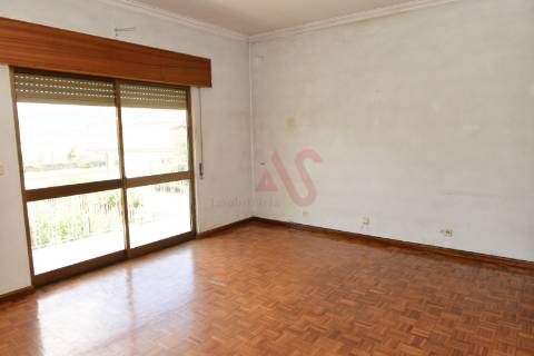 Moradia individual T6 em Gemieira, Ponte de Lima