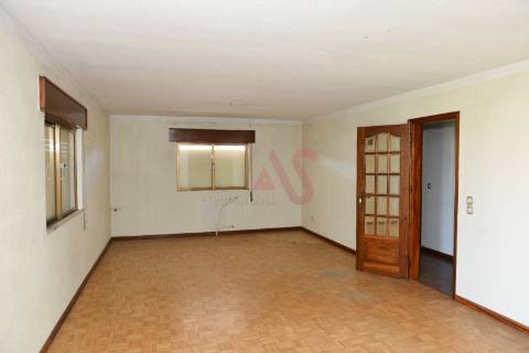 Moradia individual T6 em Gemieira, Ponte de Lima