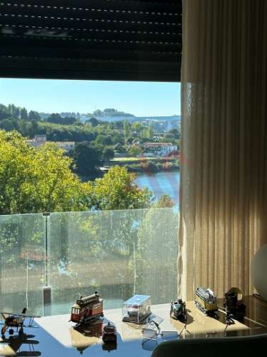 Apartamento T3 de LUXO com Ginásio, Garagem e  Vistas Rio Douro para Arrendamento em Valbom,Gondomar