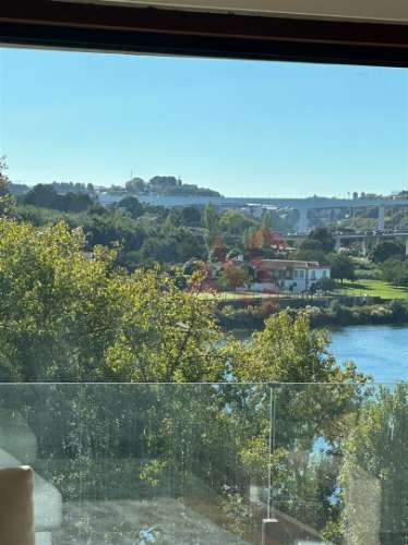 Apartamento T3 de LUXO com Ginásio, Garagem e  Vistas Rio Douro para Arrendamento em Valbom,Gondomar