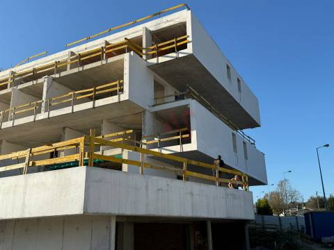 Apartamento T1 ao lado da Estação de METRO e da UNIVERSIDADE da Maia em Câstelo da Maia,