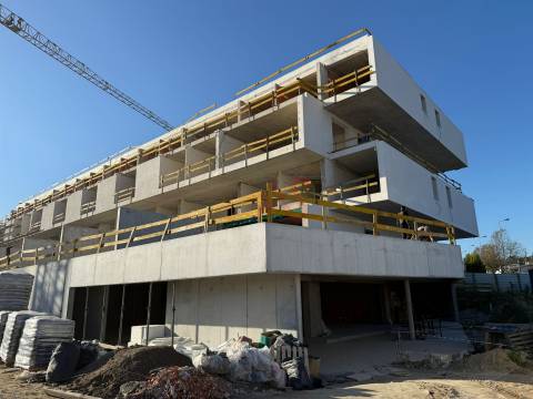 Apartamento T1 ao lado da Estação de METRO e da UNIVERSIDADE da Maia em Câstelo da Maia,