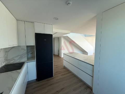 Apartamento T4 DUPLEX NOVO no Edifício ELSA Fonte Nova em Aveiro