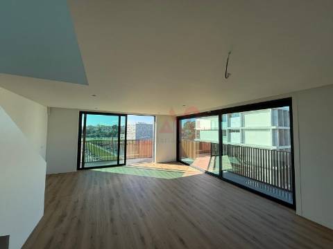 Apartamento T4 DUPLEX NOVO no Edifício ELSA Fonte Nova em Aveiro