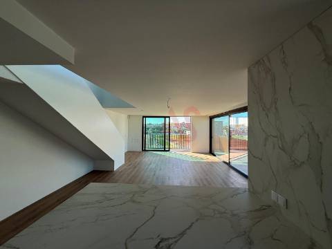 Apartamento T4 DUPLEX NOVO no Edifício ELSA Fonte Nova em Aveiro