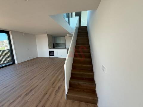 Apartamento T4 DUPLEX NOVO no Edifício ELSA Fonte Nova em Aveiro