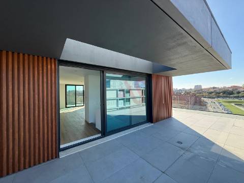 Apartamento T4 DUPLEX NOVO no Edifício ELSA Fonte Nova em Aveiro