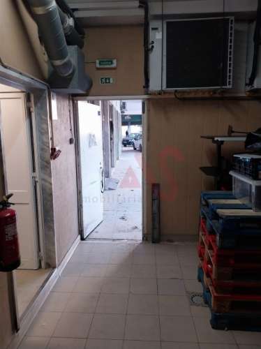 Espaço Comercial de 240 m² na Cova da Piedade, Almada