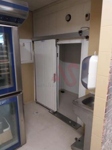 Espaço Comercial de 240 m² na Cova da Piedade, Almada