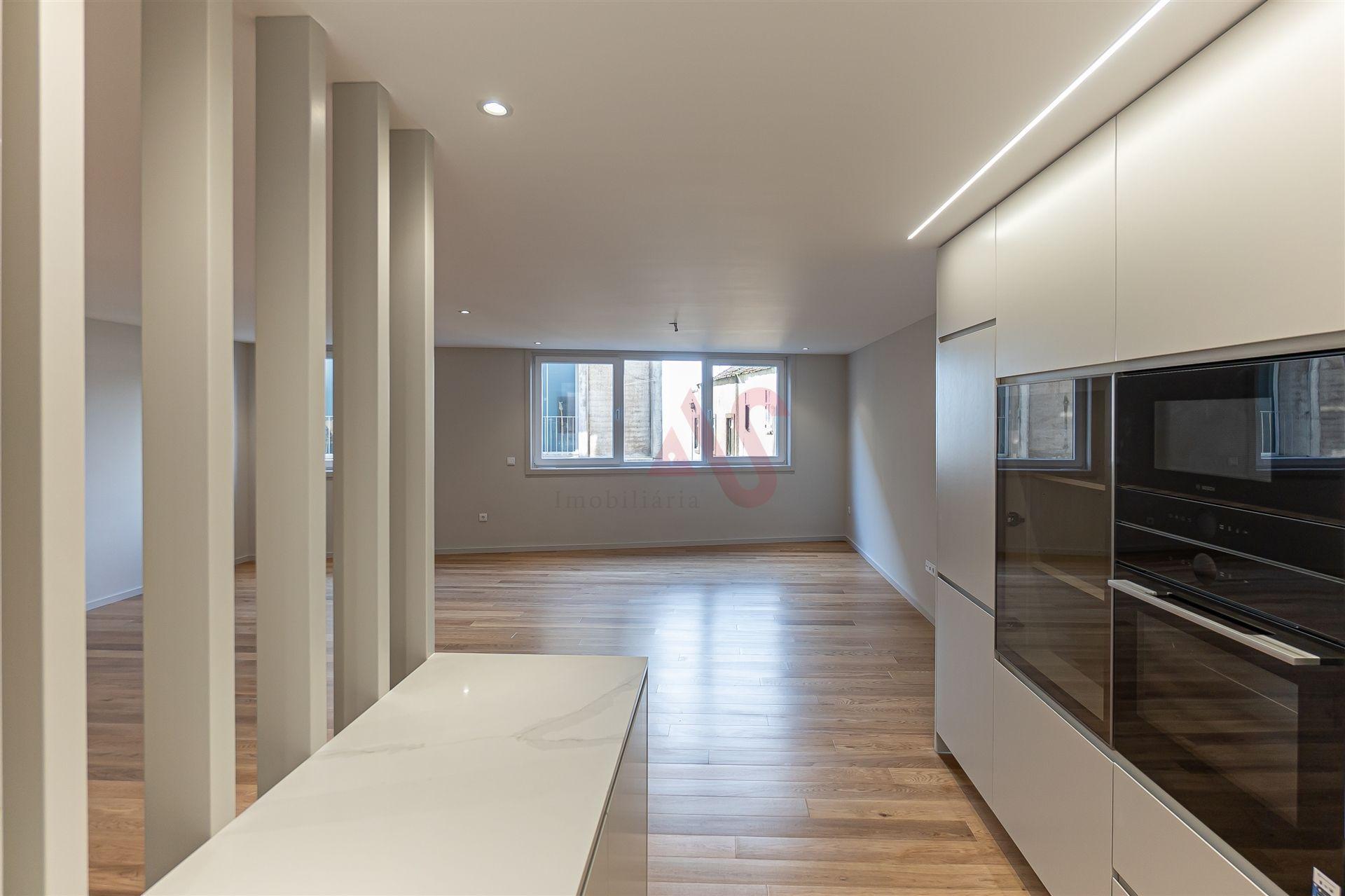 Moradia de Luxo T3+1 na Foz do Douro, a Dois Passos da Praia