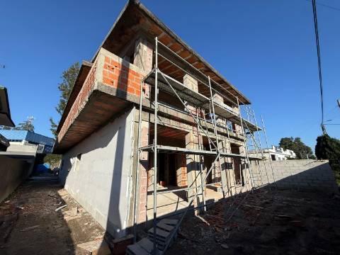 T2  a 5 minutos da MAIA , Com Garagem, Varanda e Excelente exposição Solar | em Coronado, Trofa