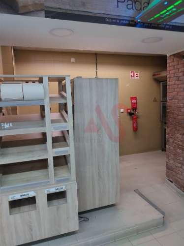 Espaço Comercial para arrendar com 240 m² na Cova da Piedade, Almada