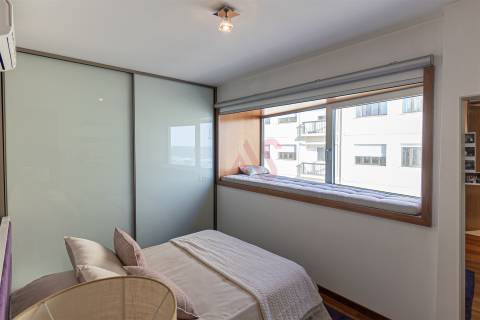 Apartamento T3 para arrendar na Foz do Douro, com vista magnífica sobre o rio e o mar