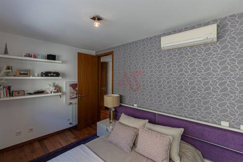 Apartamento T3 para arrendar na Foz do Douro, com vista magnífica sobre o rio e o mar