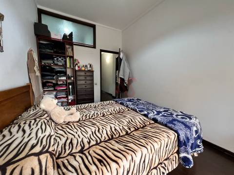 Apartamento T2+1 com Terraço em Santo Ildefonso, Porto