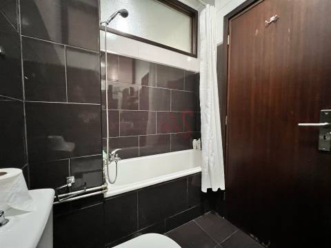 Apartamento T2+1 com Terraço em Santo Ildefonso, Porto