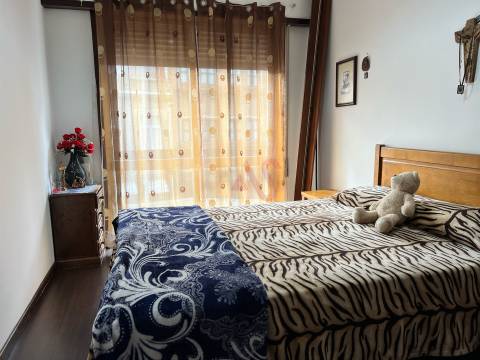 Apartamento T2+1 com Terraço em Santo Ildefonso, Porto