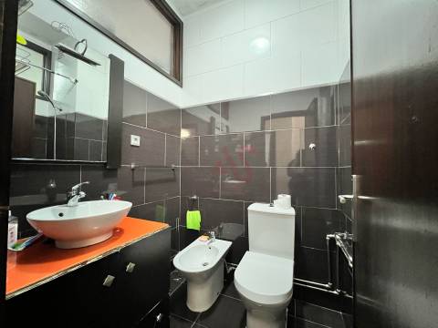 Apartamento T2+1 com Terraço em Santo Ildefonso, Porto