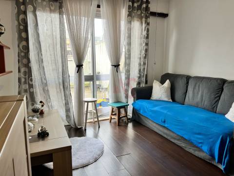 Apartamento T2+1 com Terraço em Santo Ildefonso, Porto