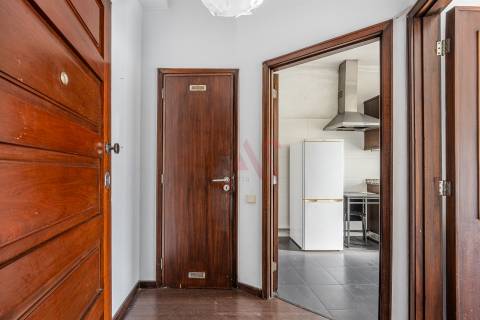Apartamento T2+1 com Terraço de 30 m2 em Santo Ildefonso, Porto