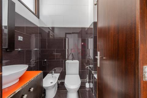 Apartamento T2+1 com Terraço de 30 m2 em Santo Ildefonso, Porto