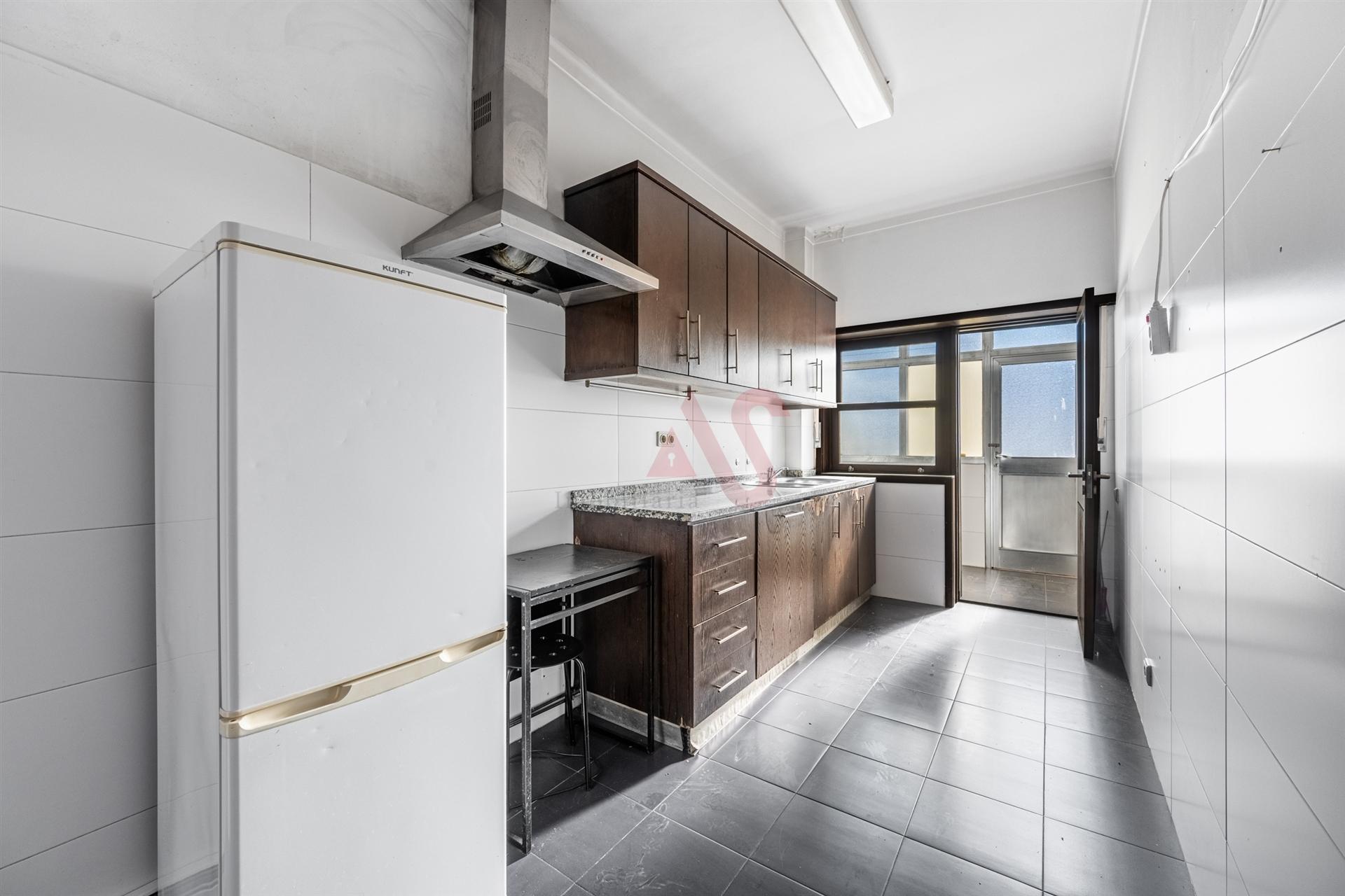Apartamento T2+1 com Terraço de 30 m2 em Santo Ildefonso, Porto