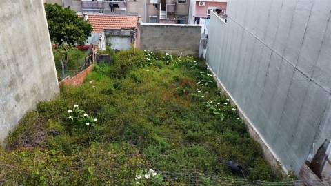 Terreno Urbano para Construção com 183,69 m² na Encosta do Sol (Brandoa), Amadora