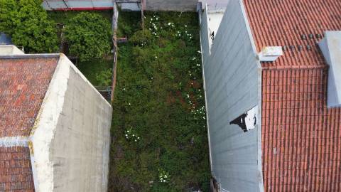 Terreno Urbano para Construção com 183,69 m² na Encosta do Sol (Brandoa), Amadora