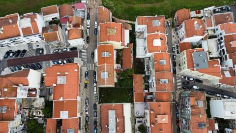 Terreno Urbano para Construção com 183,69 m² na Encosta do Sol (Brandoa), Amadora