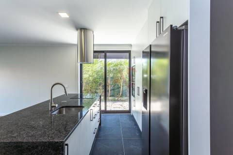 Moradia Térrea T4+1 de Luxo com Jardim e Piscina no Golfo do Montado em Palmela