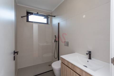 Moradia Térrea T4+1 de Luxo com Jardim e Piscina no Golfo do Montado em Palmela