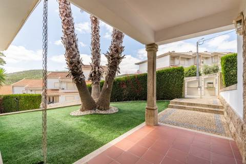 Moradia T3 de Luxo com Jardim e Espaço Exterior em Idães, Felgueiras