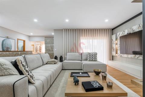 Moradia T3 de Luxo com Jardim e Espaço Exterior em Idães, Felgueiras