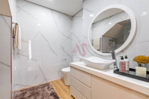 Moradia T3 de Luxo com Jardim e Espaço Exterior em Idães, Felgueiras