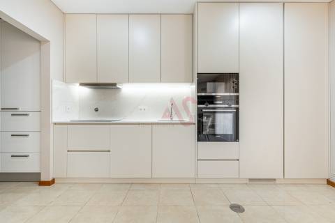 Moradia T3 de Luxo com Jardim e Espaço Exterior em Idães, Felgueiras