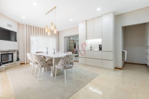 Moradia T3 de Luxo com Jardim e Espaço Exterior em Idães, Felgueiras