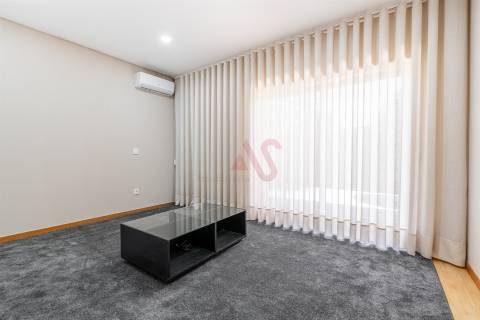 Moradia T3 de Luxo com Jardim e Espaço Exterior em Idães, Felgueiras