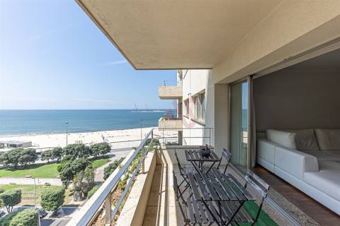 Apartamento T3 para arrendar com Vista Mar em Matosinhos – Frente à Praia