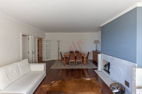 Apartamento T3 para arrendar com Vista Mar em Matosinhos – Frente à Praia