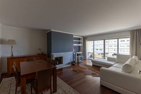 Apartamento T3 para arrendar com Vista Mar em Matosinhos – Frente à Praia