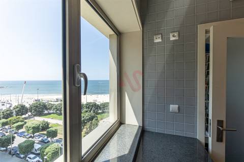 Apartamento T3 para arrendar com Vista Mar em Matosinhos – Frente à Praia