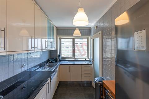 Apartamento T3 para arrendar com Vista Mar em Matosinhos – Frente à Praia