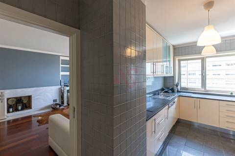 Apartamento T3 para arrendar com Vista Mar em Matosinhos – Frente à Praia